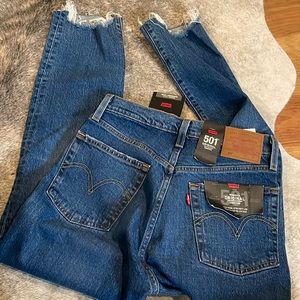 Brand NWT Levi’s Original 501 Cropped Jeans